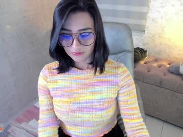 Martiiinaa_ Chaturbate stream image from January 15, 2025