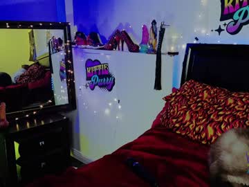 Kittiepurry Chaturbate stream image from January 15, 2025