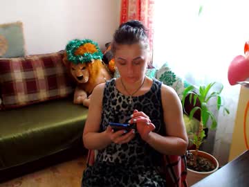 Britney_Precious Chaturbate stream image from January 15, 2025