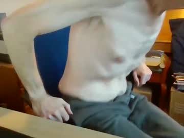 Petitwilly Chaturbate stream image from January 15, 2025