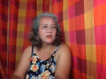 Single_Momma68 Chaturbate stream image from January 15, 2025
