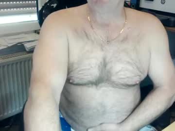 Blonderbear13 Chaturbate stream image from January 15, 2025