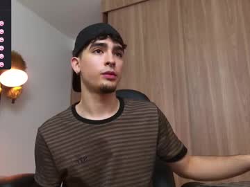 Zenn_Rush Chaturbate stream image from January 15, 2025