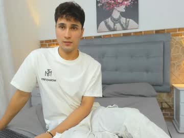 Buddy_Whitte Chaturbate stream image from January 15, 2025