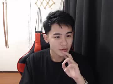 Xluminous Chaturbate stream image from January 15, 2025