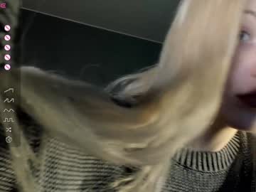 Nicole_Yo Chaturbate stream image from January 15, 2025