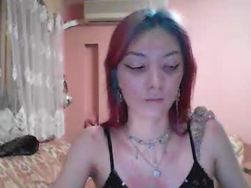 Roraglow Chaturbate stream image from January 15, 2025