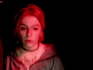 Redblondeee Chaturbate stream image from January 15, 2025