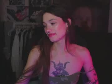 Kerrie_Crystal Chaturbate stream image from January 15, 2025