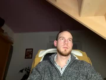 Hornygaren Chaturbate stream image from January 15, 2025