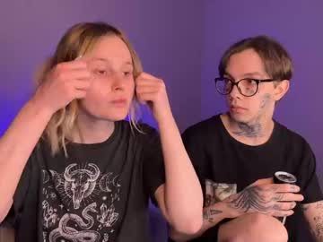 Worldofllove Chaturbate stream image from January 15, 2025