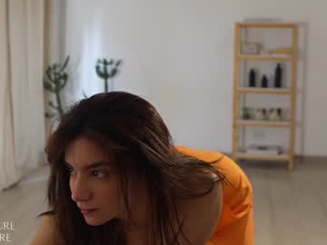 Ellelure_ Chaturbate stream image from January 15, 2025
