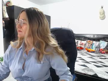 Bella_Ghisell Chaturbate stream image from January 15, 2025