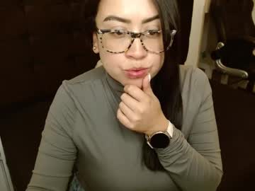 Chlomills Chaturbate stream image from January 15, 2025