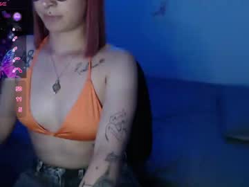 Lilly_Jones122 Chaturbate stream image from January 15, 2025