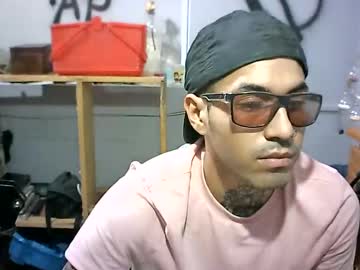 Alejandropppzz Chaturbate stream image from January 16, 2025