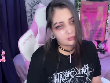 Kira_Yung Chaturbate stream image from January 16, 2025