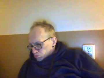 Littlez9910 Chaturbate stream image from January 16, 2025