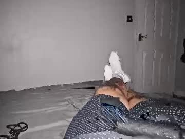 Bigbeardedwhiteboi Chaturbate stream image from January 16, 2025