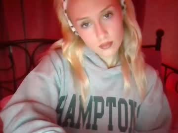 Bubblebooty08 Chaturbate stream image from January 16, 2025