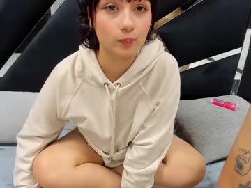Moonsandglow Chaturbate stream image from January 16, 2025