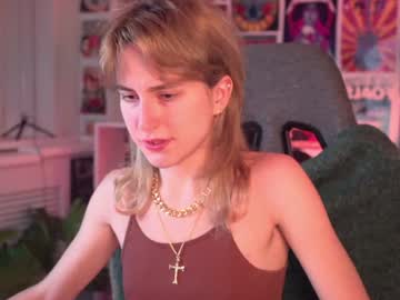 Luxrayi Chaturbate stream image from January 16, 2025
