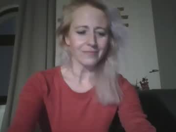 Marrygorund Chaturbate stream image from January 16, 2025