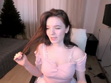Yellee Chaturbate stream image from January 16, 2025