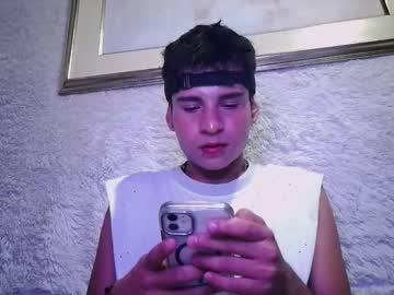 Innocent_Skinny Chaturbate stream image from January 16, 2025