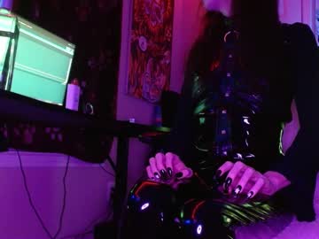 Carnalexthecat Chaturbate stream image from January 16, 2025