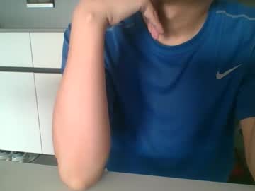 Xoxoxoxoxoxoxo7 Chaturbate stream image from January 16, 2025