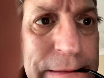 Icums4u Chaturbate stream image from January 16, 2025