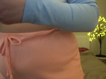 Magicpeachhs Chaturbate stream image from January 16, 2025