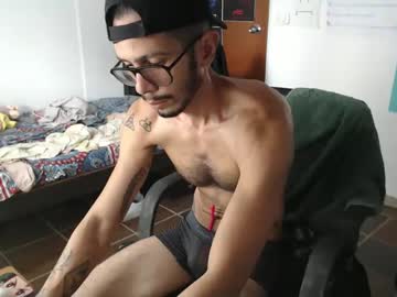 Julfigo Chaturbate stream image from January 16, 2025