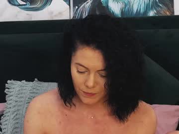Taniyagrey Chaturbate stream image from January 16, 2025