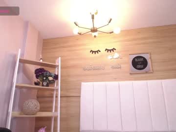 Chloe_Ups_A Chaturbate stream image from January 16, 2025