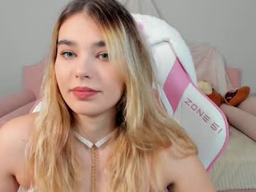 Kristinastoney Chaturbate stream image from January 16, 2025