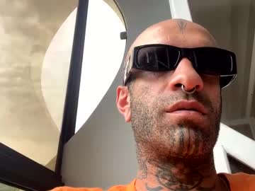Etloco Chaturbate stream image from January 16, 2025