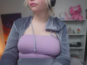 Krystalsyxx Chaturbate stream image from January 16, 2025