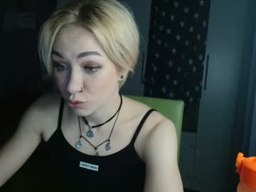 Tinamoore25 Chaturbate stream image from January 16, 2025