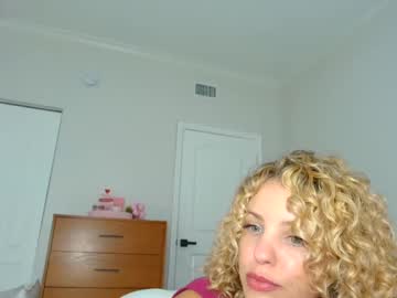 Theislandgirl Chaturbate stream image from January 16, 2025