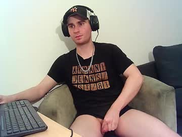 Demoverzze Chaturbate stream image from January 16, 2025