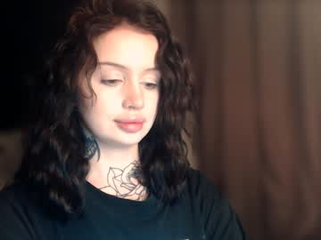 Lizziesweety Chaturbate stream image from January 16, 2025