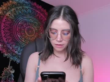 Hazelkush00 Chaturbate stream image from January 16, 2025