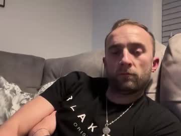 Peterbigcum37 Chaturbate stream image from January 16, 2025