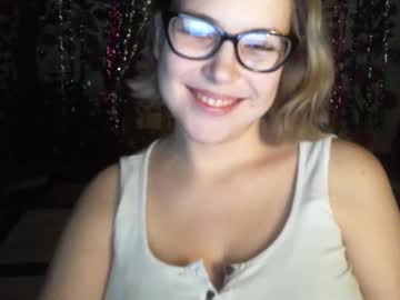 Kindsweet Chaturbate stream image from January 17, 2025