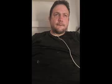 Louin Chaturbate stream image from January 17, 2025