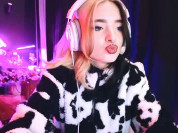 Avi_Nile Chaturbate stream image from January 17, 2025