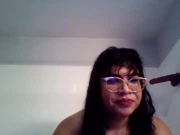 Latinatgirldoll Chaturbate stream image from January 17, 2025