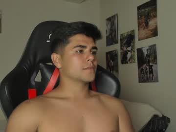 Nicola_Salvatore Chaturbate stream image from January 17, 2025
